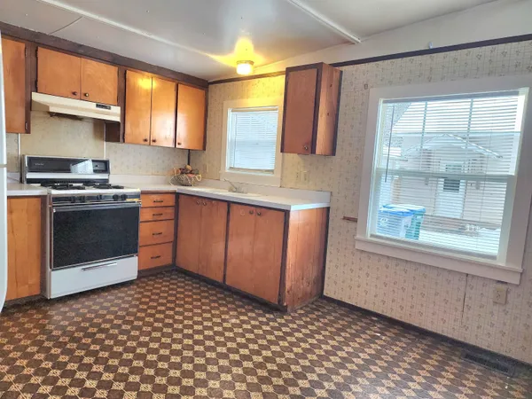 $99,000 | 127 East High Street, Wautoma, WI 54982