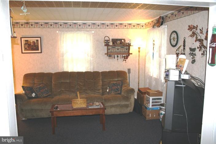 15518 Falling Waters Road Williamsport, MD 21795 - Photo 11 of 11 Living Room