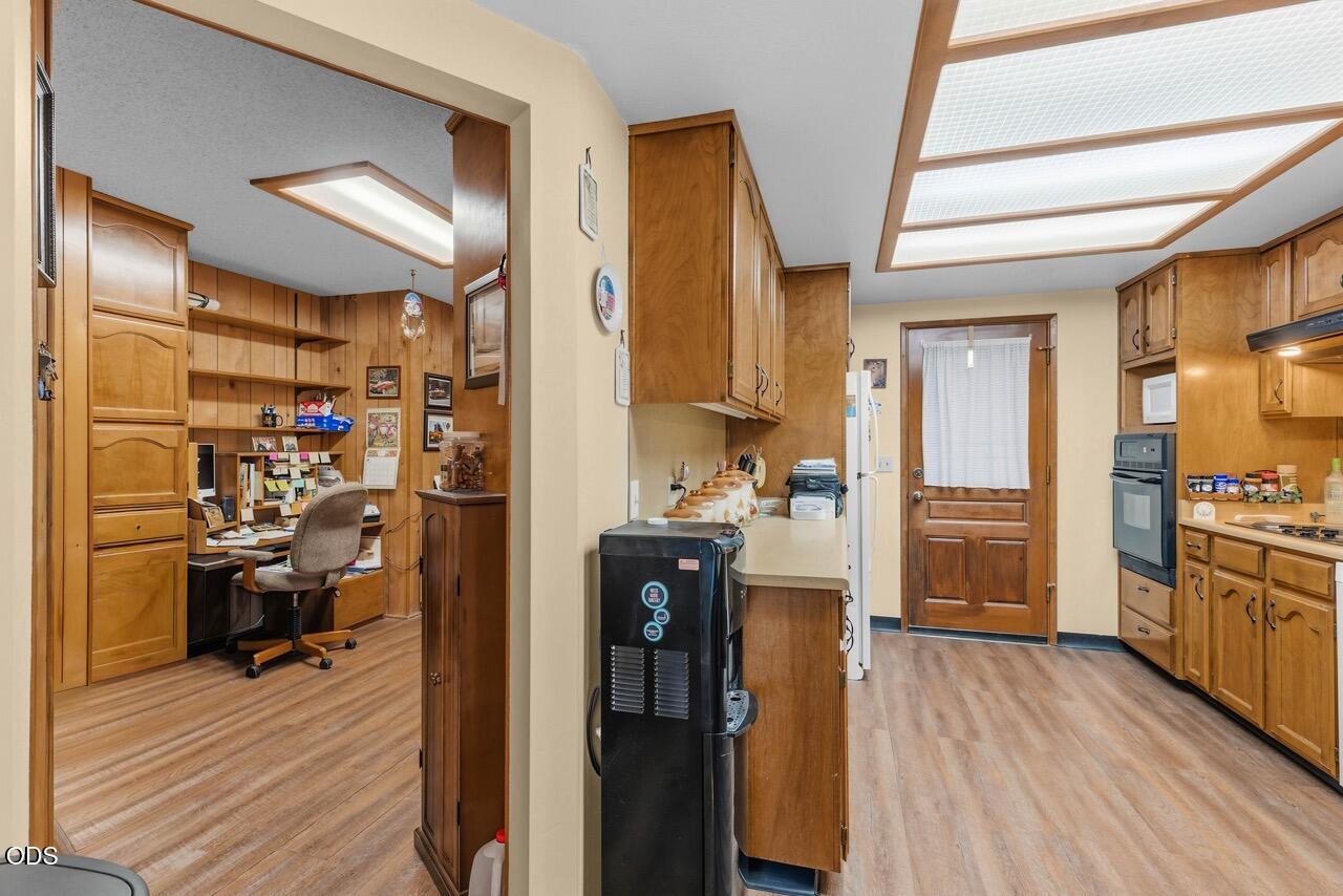 758 Summit Loop Grants Pass, OR 97527 - Photo 15 of 37 Gallery Image 15