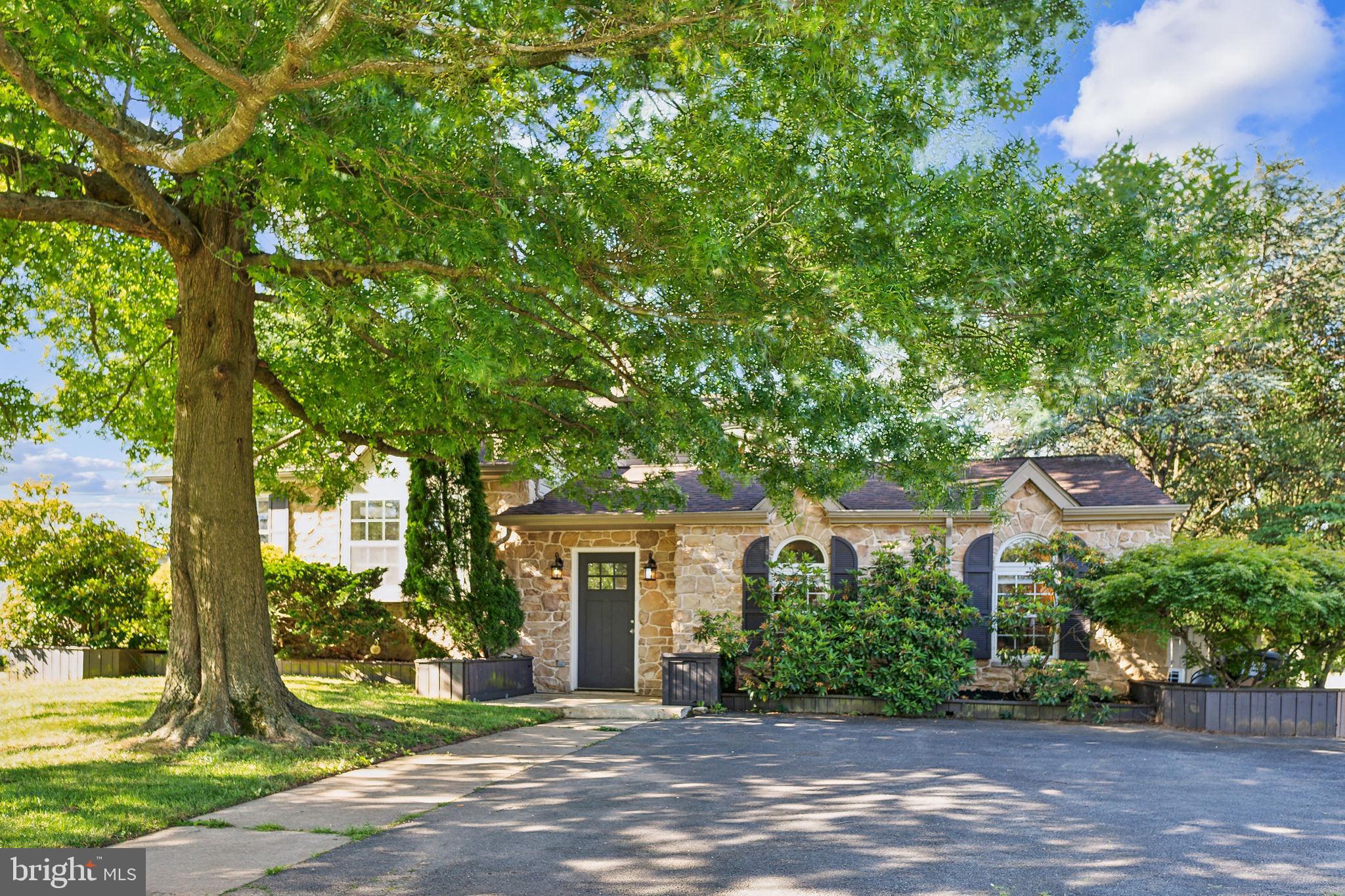 4718 St George Street Reading, PA 19606 - Photo 2 of 32