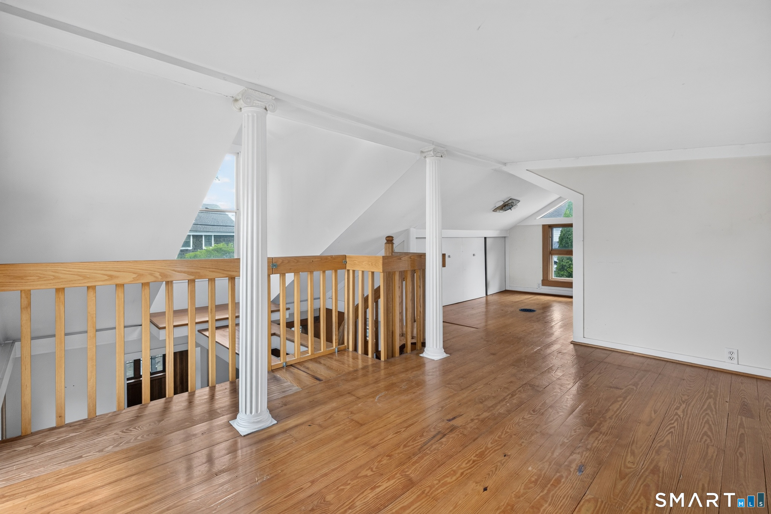 207 Pawson Road Branford, CT 06405 - Photo 30 of 39 Upper Bedroom