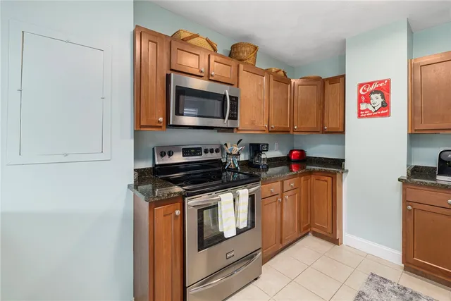 $2,800 | 206 Riverside Avenue, Warwick, RI 02889