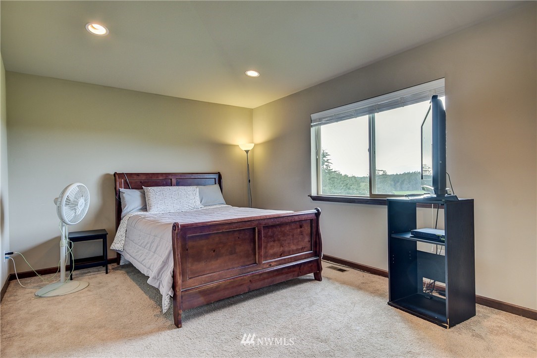 1016 Lyle Ridge Circle Oak Harbor, WA 98277 - Photo 12 of 25 Gallery Image 12