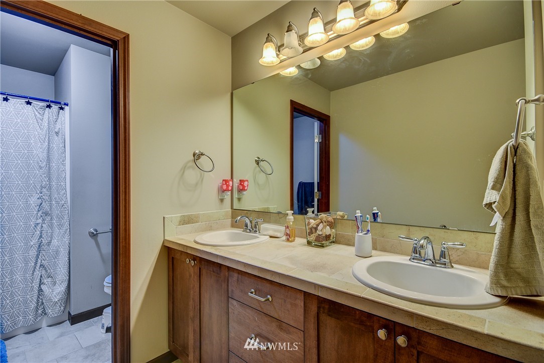 1016 Lyle Ridge Circle Oak Harbor, WA 98277 - Photo 15 of 25 Gallery Image 15