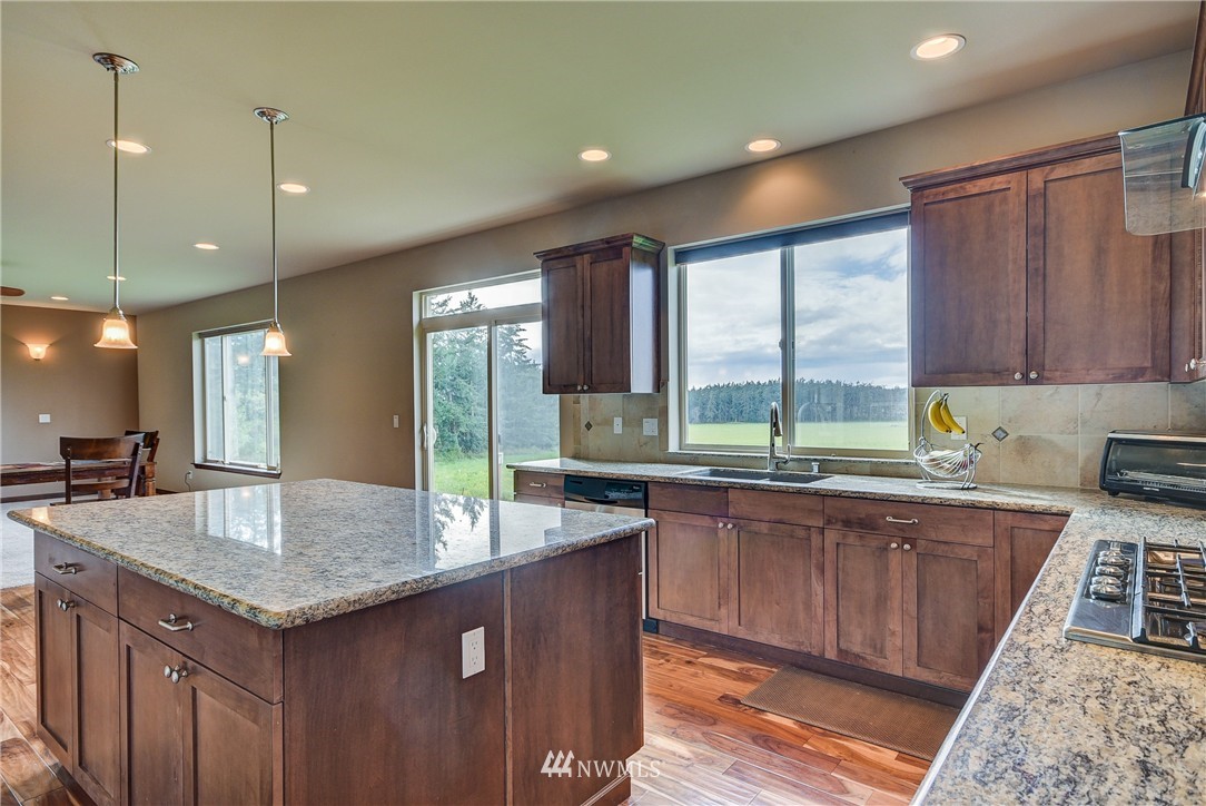 1016 Lyle Ridge Circle Oak Harbor, WA 98277 - Photo 9 of 25 Gallery Image 9