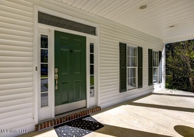 128 Robinhood Road Vicksburg, MS 39180 - Photo 28 of 66 thumbnail_Front Porch