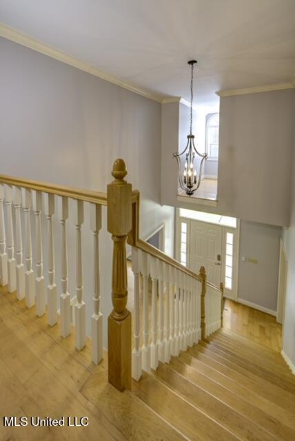 128 Robinhood Road Vicksburg, MS 39180 - Photo 42 of 66 thumbnail_Oak Staircase from Above