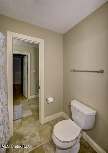 128 Robinhood Road Vicksburg, MS 39180 - Photo 61 of 66 thumbnail_Shared Third Bathroom 3