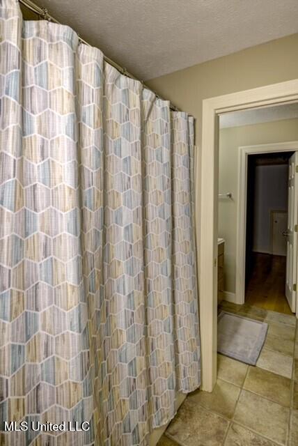 128 Robinhood Road Vicksburg, MS 39180 - Photo 62 of 66 thumbnail_Shared Third Bathroom 4