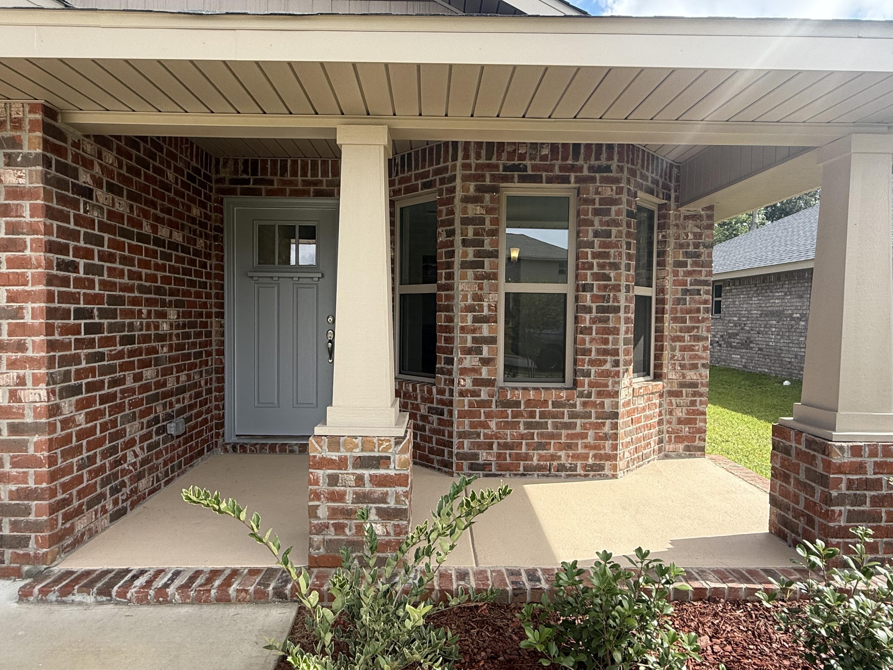 162 Ridgeway Circle Crestview, FL 32536 - Photo 3 of 28 IMG_3861