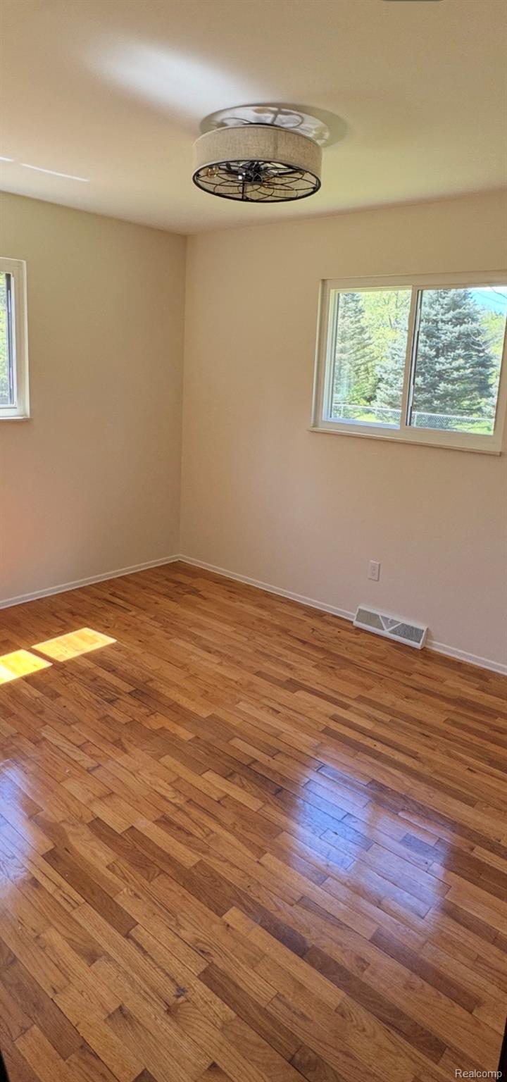 5215 Schlaud Road North Branch, MI 48461 - Photo 12 of 14 464fba37-9350-431c-b26f-c0e0f976fe88.jpg