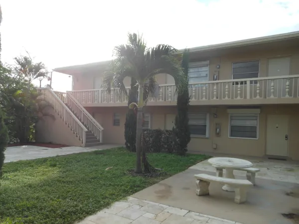 $1,450 | 205 Northeast 3rd Street, Unit 102, Boynton Beach, FL 33435
