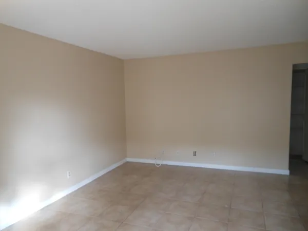 $1,450 | 205 Northeast 3rd Street, Unit 102, Boynton Beach, FL 33435
