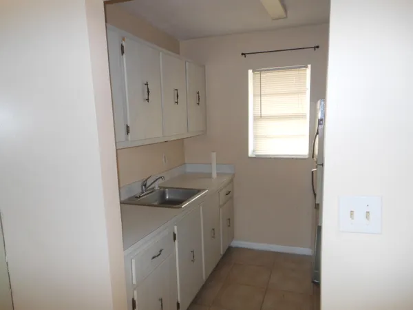 $1,450 | 205 Northeast 3rd Street, Unit 102, Boynton Beach, FL 33435