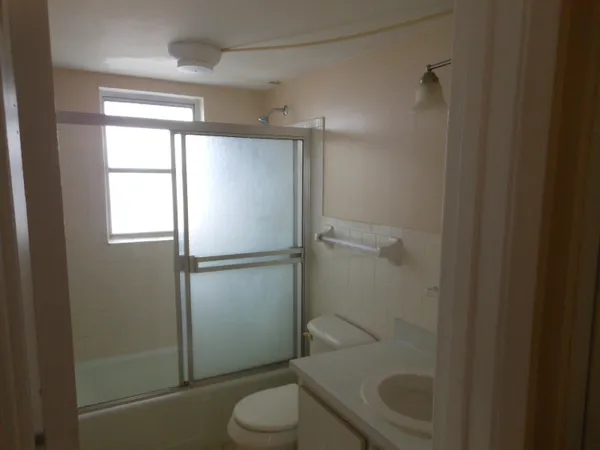 $1,450 | 205 Northeast 3rd Street, Unit 102, Boynton Beach, FL 33435