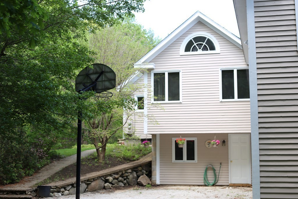 37 Lombard Road Hubbardston, MA 01452 - Photo 3 of 28 Gallery Image 3