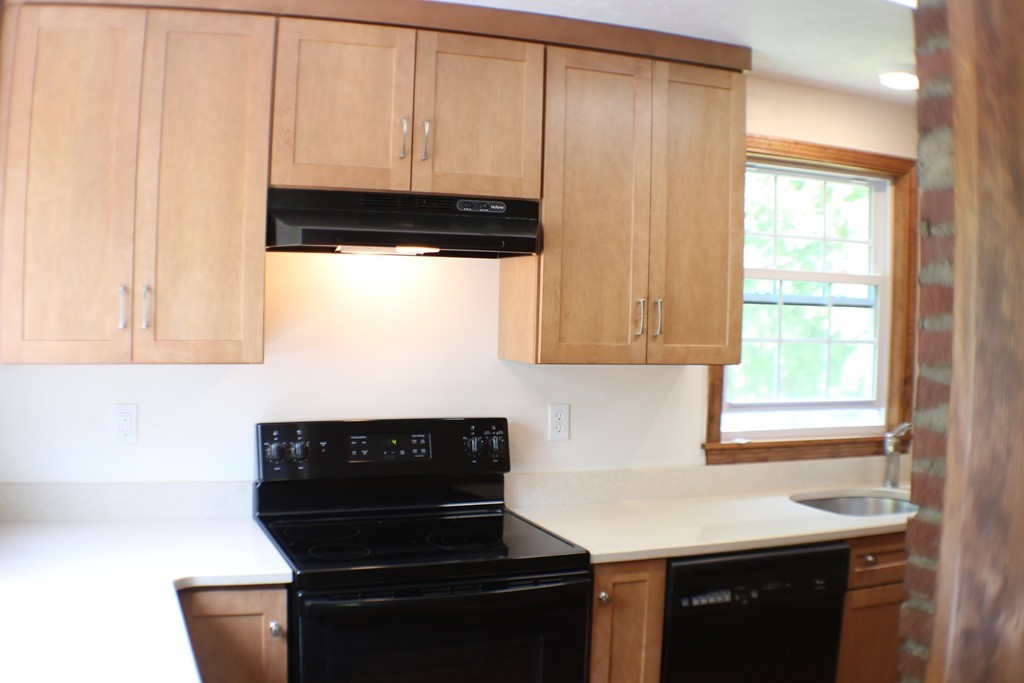 37 Lombard Road Hubbardston, MA 01452 - Photo 9 of 28 Gallery Image 9