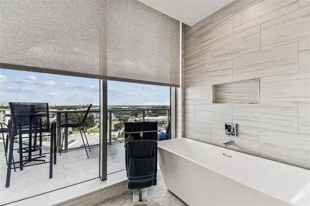 a picture of city view