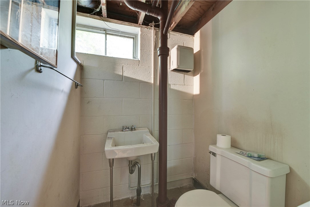 14461 Triskett Road Cleveland, OH 44111 - Photo 18 of 22 Gallery Image 18