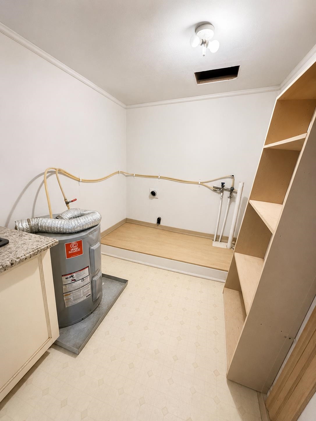 8488 Quito Road Millington, TN 38053 - Photo 17 of 30 a utility room with dryer and washer