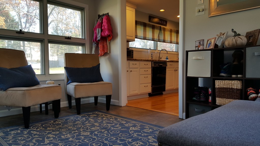26 Lenn Road Springfield, MA 01118 - Photo 3 of 21