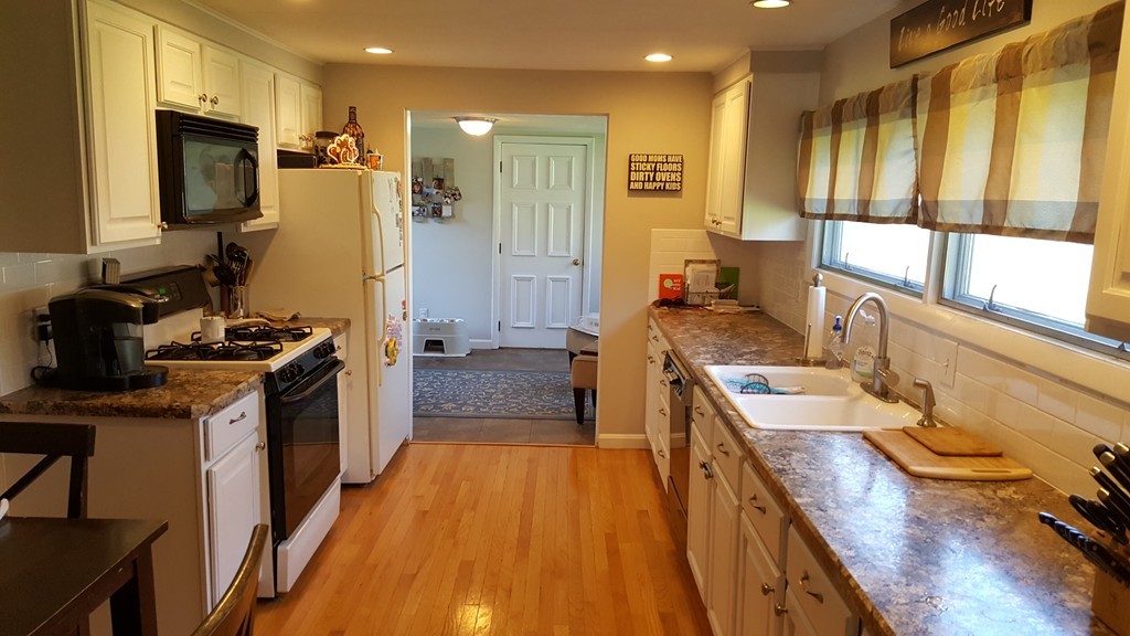 26 Lenn Road Springfield, MA 01118 - Photo 7 of 21