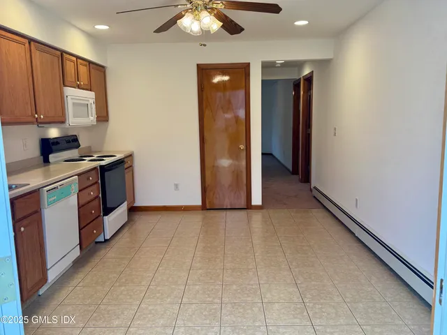 $3,000 | 18 1/2 Morgan Avenue, Unit 2, Greenwich, CT 06831