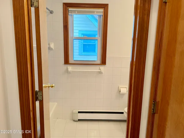 $3,000 | 18 1/2 Morgan Avenue, Unit 2, Greenwich, CT 06831