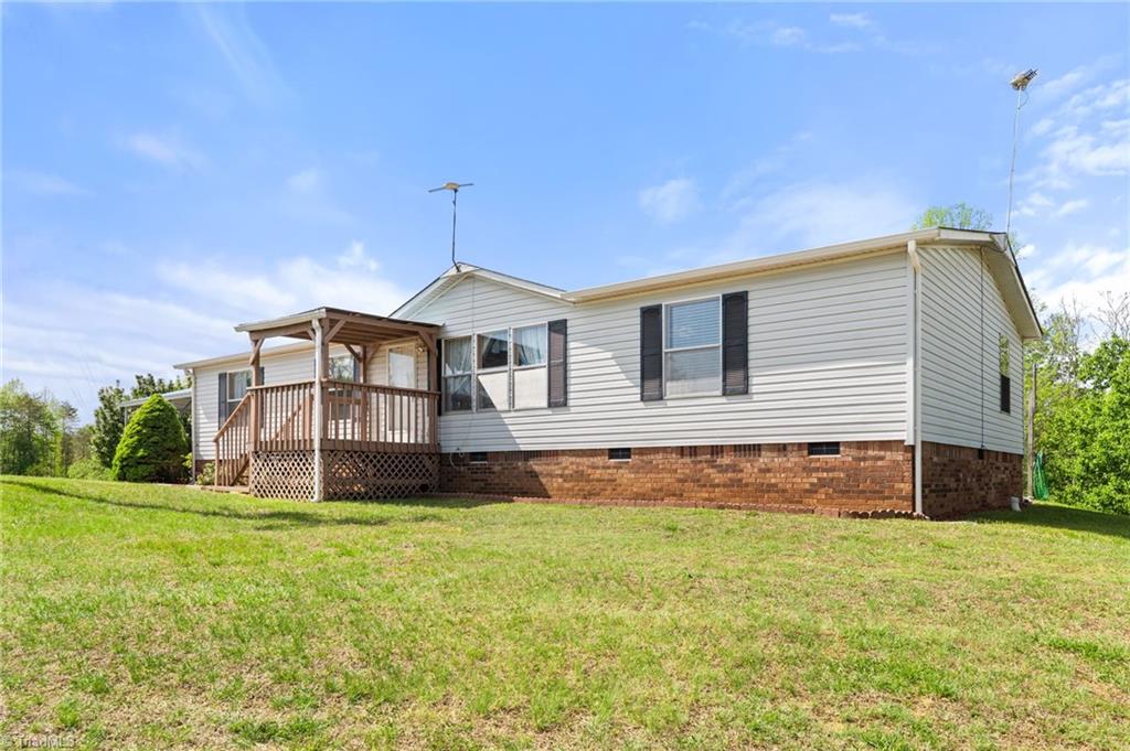 1747 Lynchburg Road Westfield, NC 27053 - Photo 5 of 49