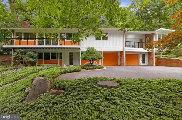 $1,495,000 | 8004 Park Overlook Drive, Bethesda, MD 20817