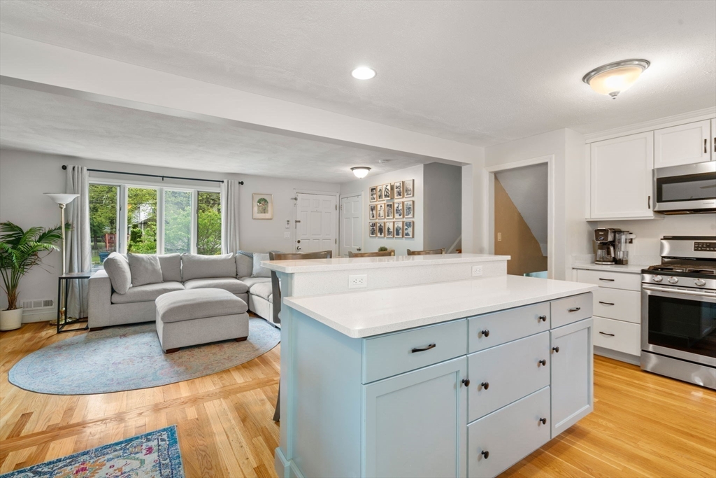 2 Forbes Road Canton, MA 02021 - Photo 4 of 31