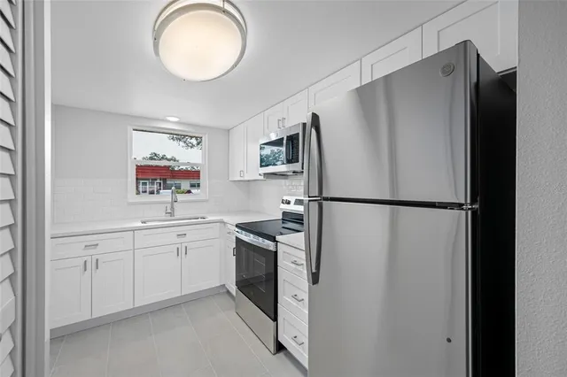 $124,900 | 5860 38th Avenue North, Unit 34, St. Petersburg, FL 33710