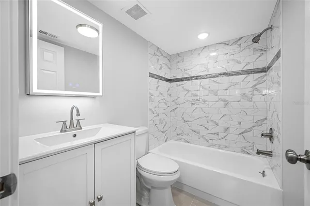 $124,900 | 5860 38th Avenue North, Unit 34, St. Petersburg, FL 33710