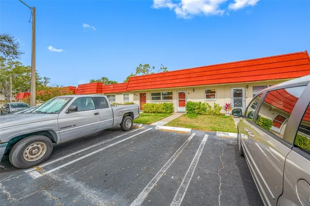 $124,900 | 5860 38th Avenue North, Unit 34, St. Petersburg, FL 33710