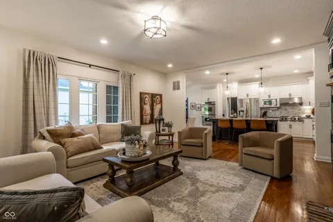 $1,300,000 | 4626 Woods Edge Drive, Zionsville, IN 46077