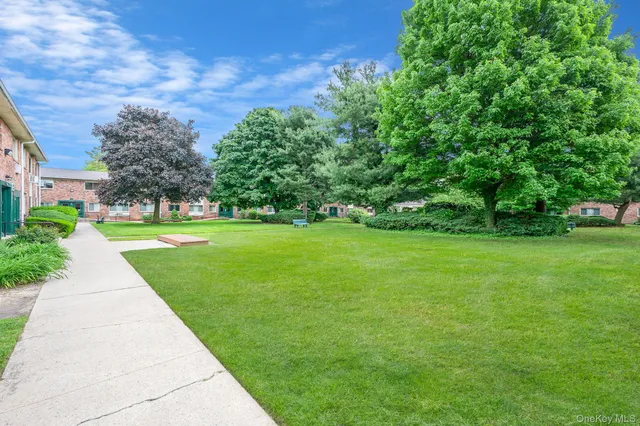 $219,999 | 2453 Union Boulevard, Unit 37A, Islip, NY 11751