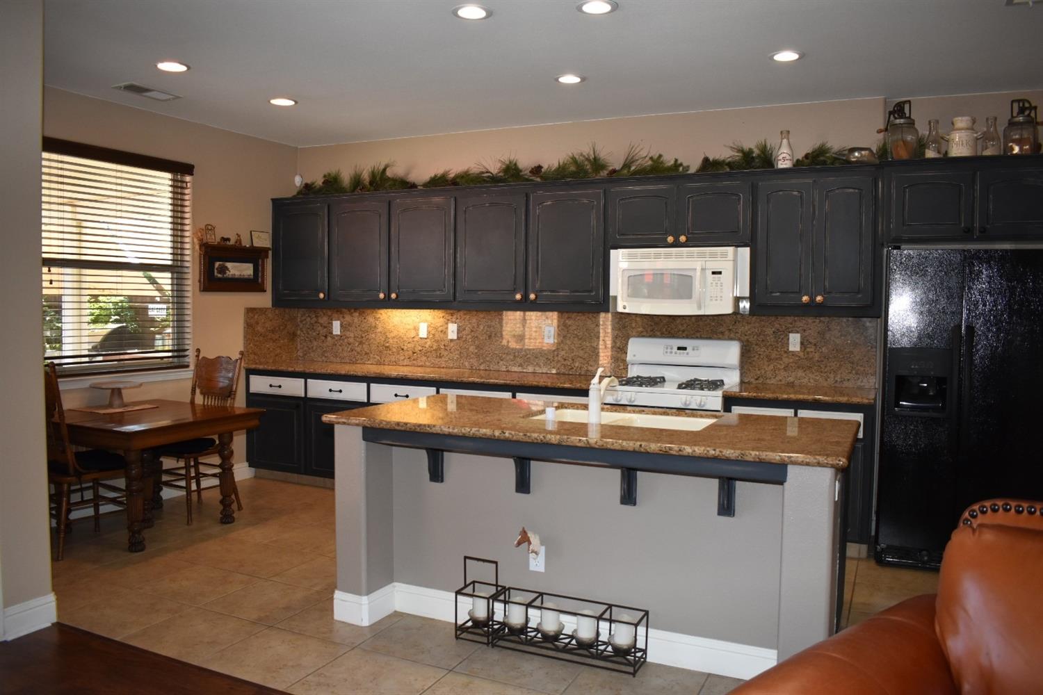 1087 Randy Avenue Fowler, CA 93625 - Photo 3 of 51 Gallery Image 3