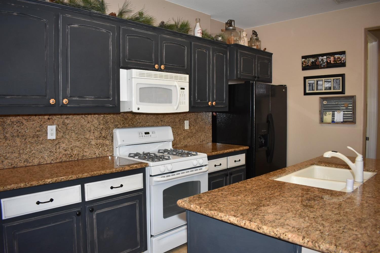 1087 Randy Avenue Fowler, CA 93625 - Photo 5 of 51 Gallery Image 5