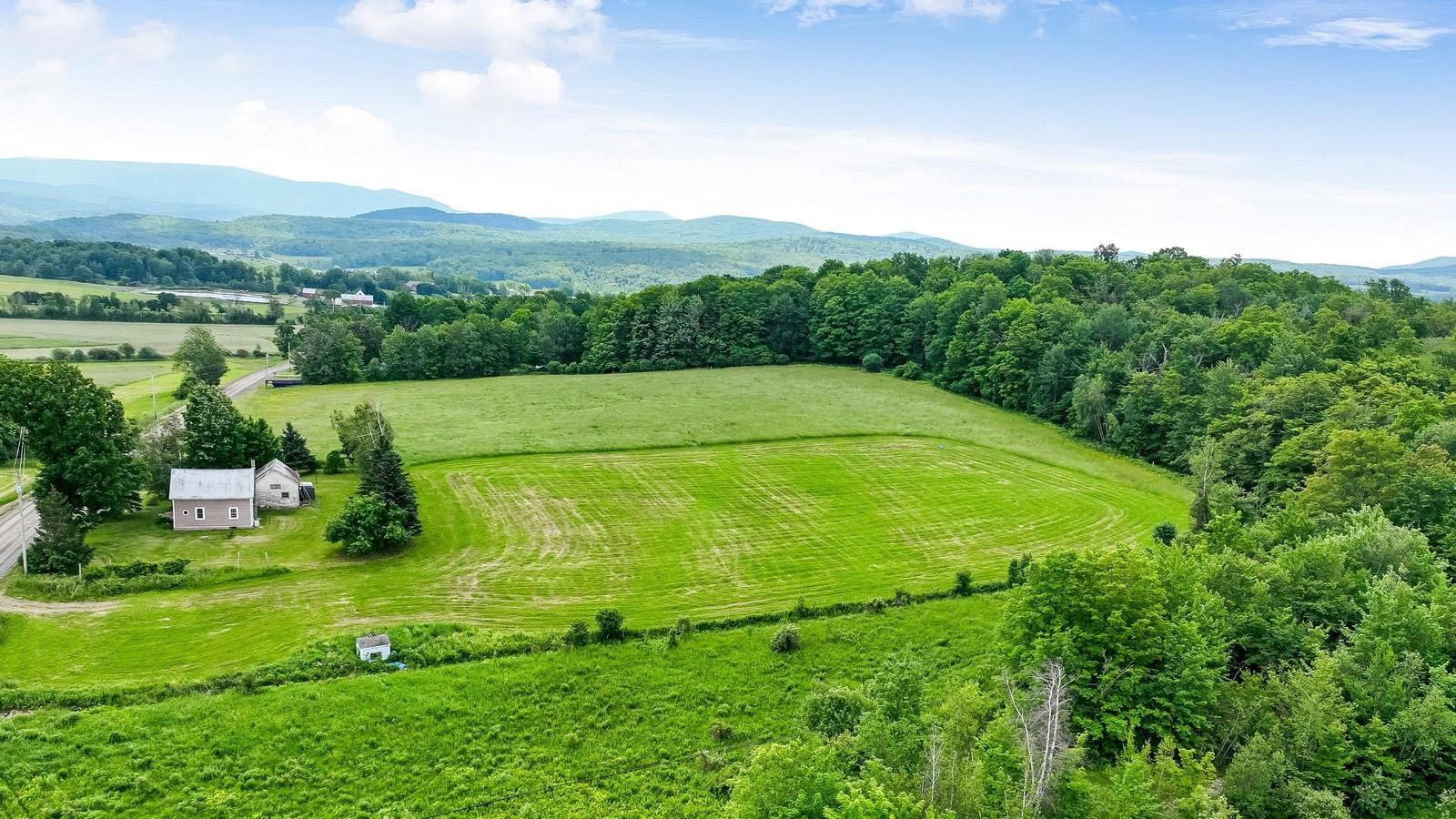 837 Church Road Fairfield, VT 05455 - Photo 3 of 39