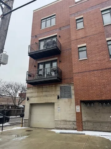 $15,000 | 1600 North Marshfield Avenue, Unit P16, Chicago, IL 60622