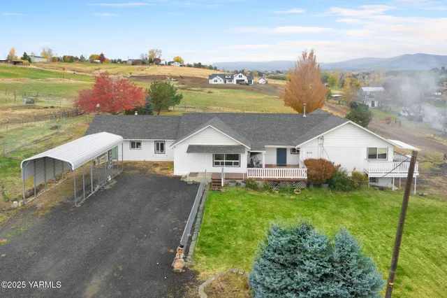 $570,000 | 910 Gromore Road, Yakima, WA 98908