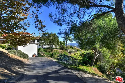 $3,895,000 | 130 Dapplegray Road, Bell Canyon, CA 91307