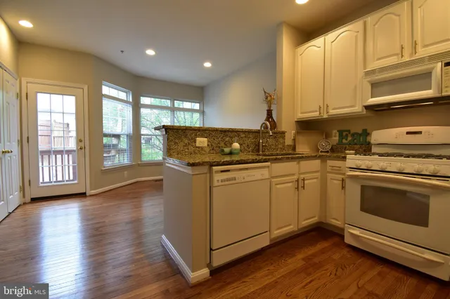 $3,995 | 5053 Kilburn Street, Alexandria, VA 22304