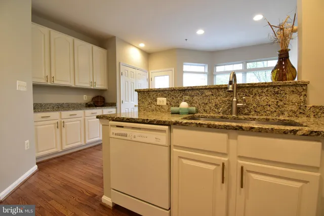 $3,995 | 5053 Kilburn Street, Alexandria, VA 22304