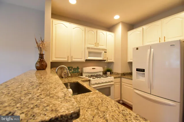 $3,995 | 5053 Kilburn Street, Alexandria, VA 22304