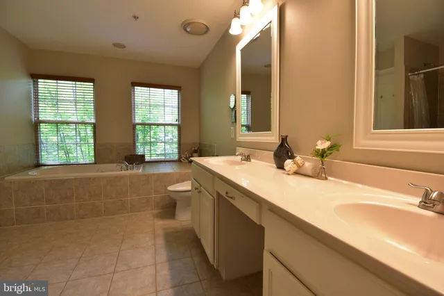 $3,995 | 5053 Kilburn Street, Alexandria, VA 22304