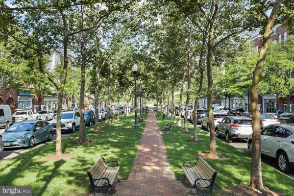 $3,995 | 5053 Kilburn Street, Alexandria, VA 22304