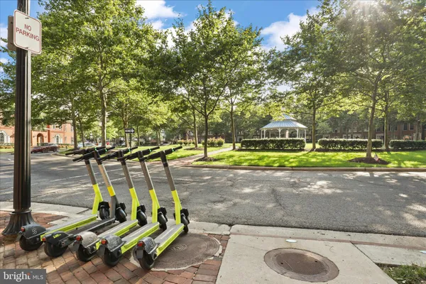 $3,995 | 5053 Kilburn Street, Alexandria, VA 22304