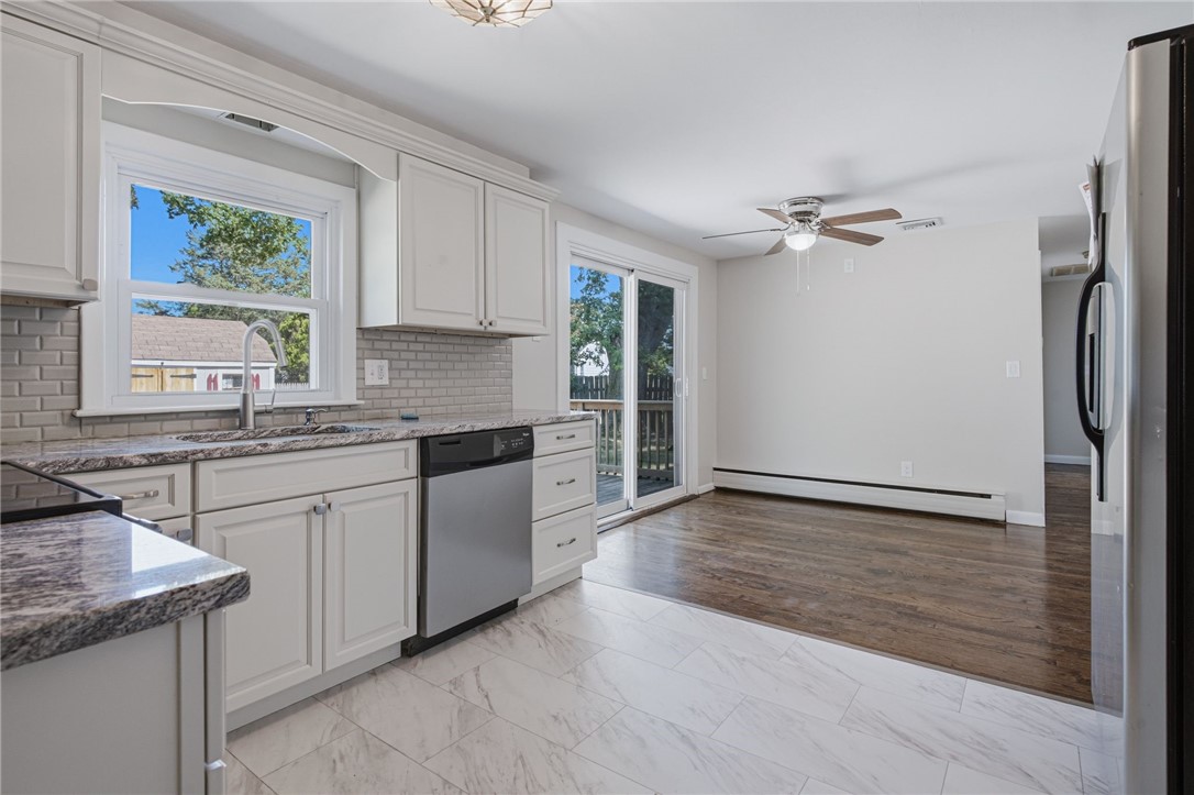 132 Potowomut Road Warwick, RI 02818 - Photo 8 of 37
