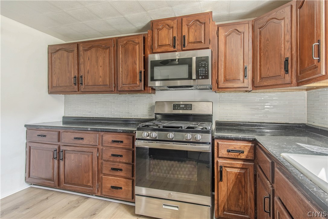 20295 Storrs Road Hounsfield, NY 13685 - Photo 8 of 32